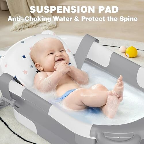 Baby in bath with suspension pad for anti-choking and spine protection