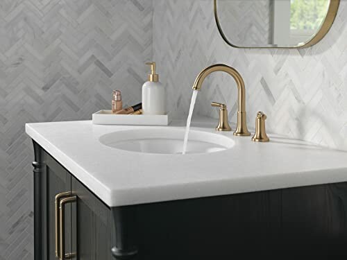 Delta Faucet Saylor Gold