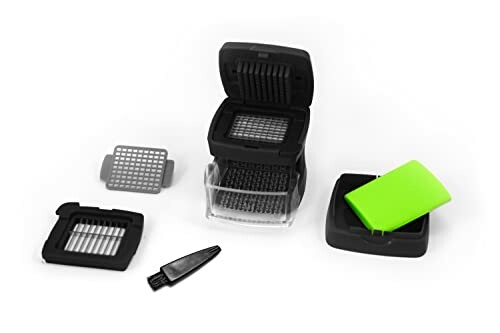 Multi-blade vegetable chopper with accessories